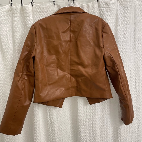 Lulus Brown Crop Faux Leather Jacket. Size Medium. New with Tags - Picture 3 of 3